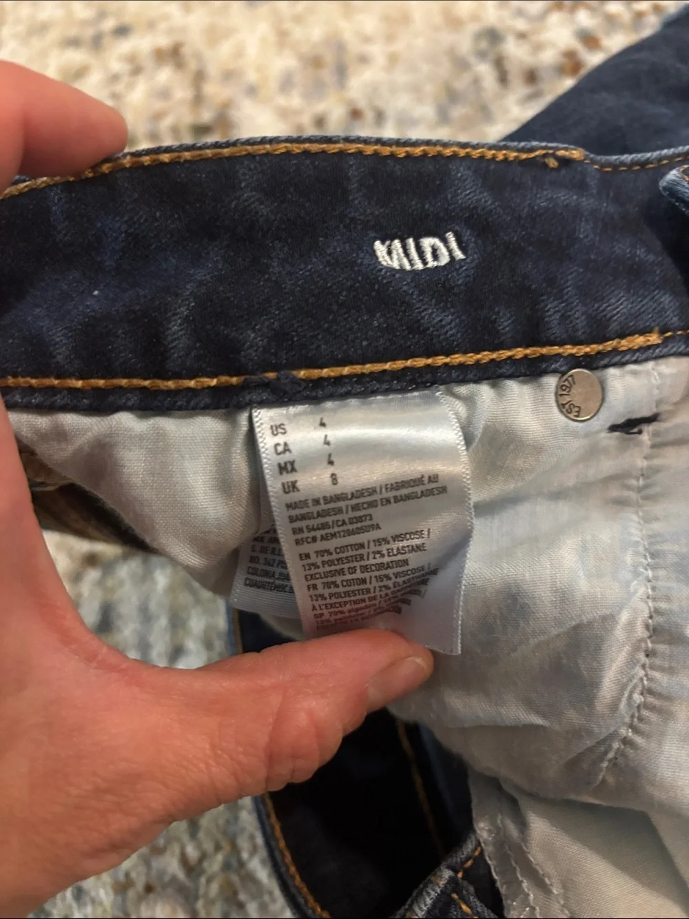 American Eagle Outfitters Dark Indigo Denim Roll-Cuff Women's Shorts